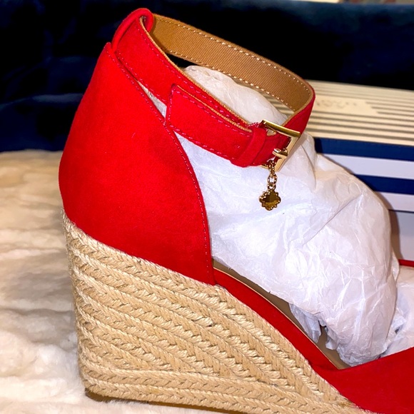 Crown & Ivy Espadrilles New in Box Sz 7.5 Espadrille Wedge Pink Red - Picture 12 of 14